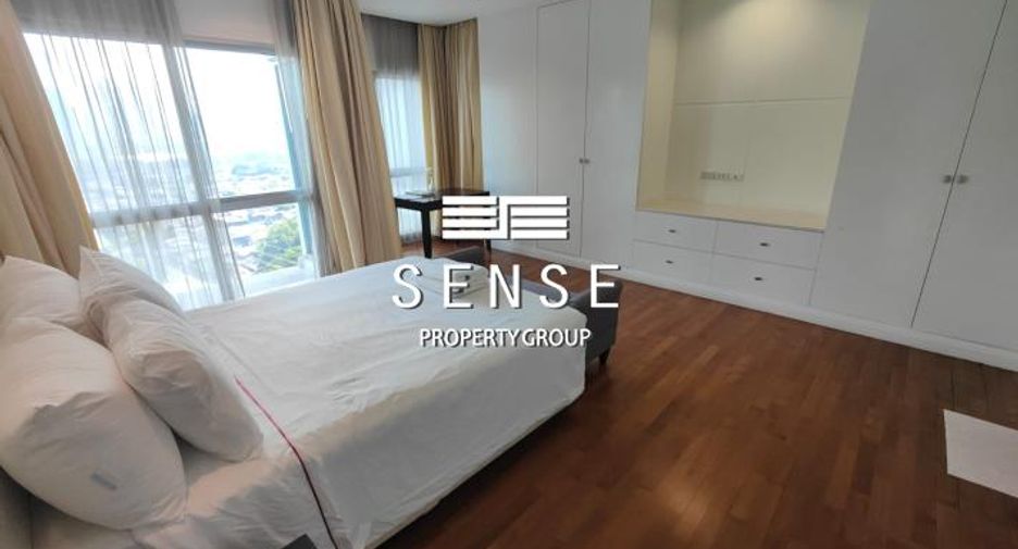 For rent 4 bedrooms condo in Pathum Wan, Bangkok