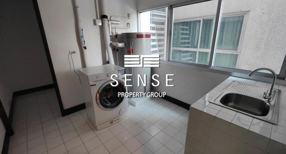 For rent 4 bedrooms condo in Pathum Wan, Bangkok