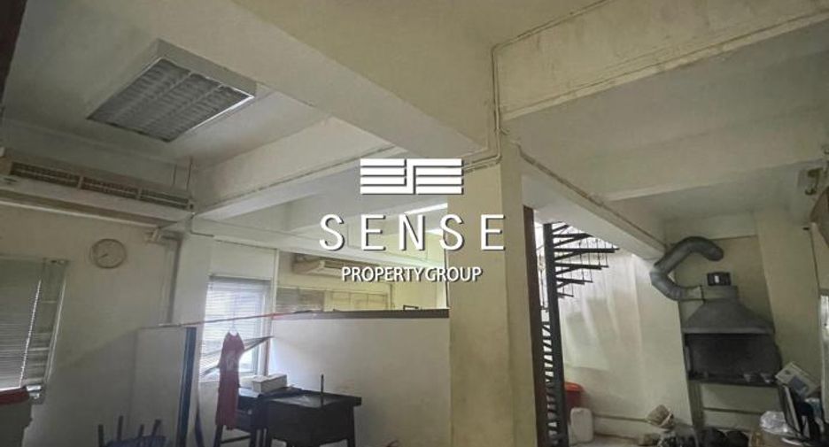 For sale 5 bedrooms townhouse in Yan Nawa, Bangkok