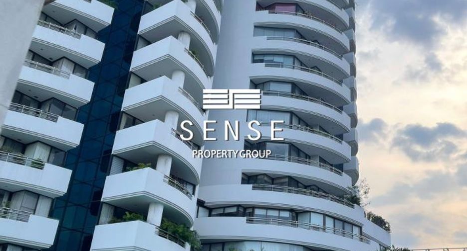 For sale 5 bedrooms townhouse in Yan Nawa, Bangkok