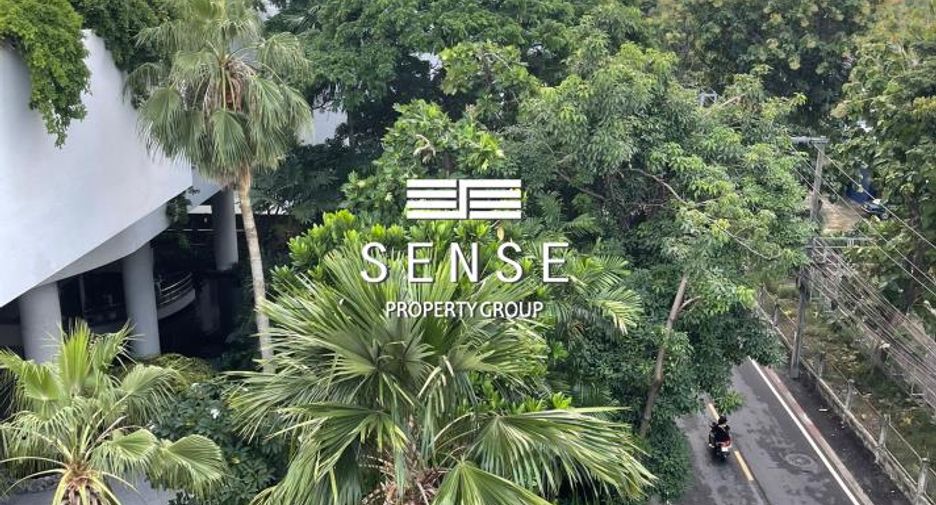 For sale 5 bedrooms townhouse in Yan Nawa, Bangkok