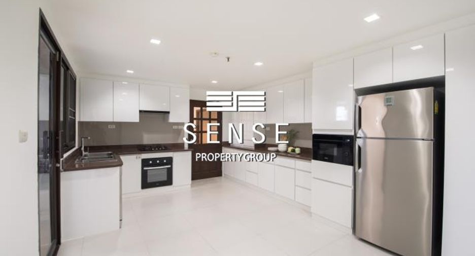For rent 4 bedrooms condo in Khlong Toei, Bangkok