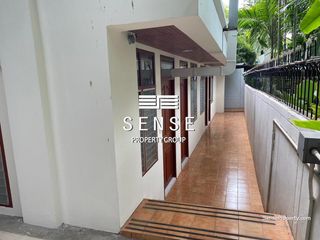 Haus zur Miete mit 5 Zimmer in Watthana, Bangkok
