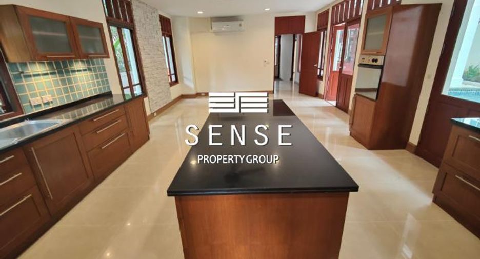 Haus zur Miete mit 5 Zimmer in Watthana, Bangkok
