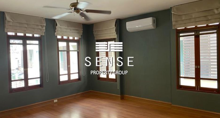 For rent 5 bedrooms house in Watthana, Bangkok