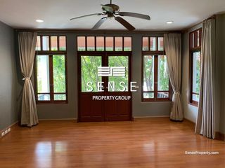For rent 5 bedrooms house in Watthana, Bangkok
