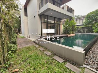 For rent 4 bedrooms house in Khlong Toei, Bangkok