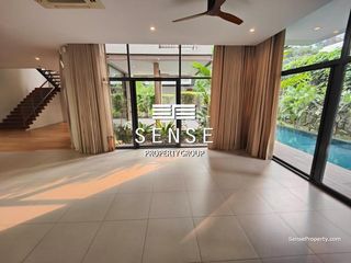 For rent 4 bedrooms house in Khlong Toei, Bangkok
