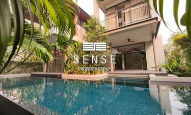 For rent 4 bedrooms house in Khlong Toei, Bangkok