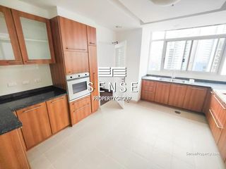 Condo en alquiler de 3 habitaciones en Watthana, Bangkok