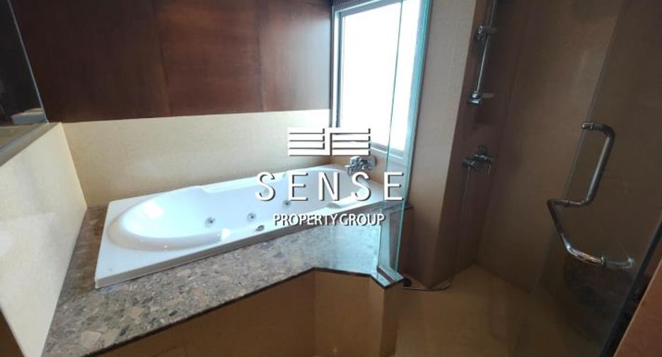 For rent 4 bedrooms condo in Pathum Wan, Bangkok
