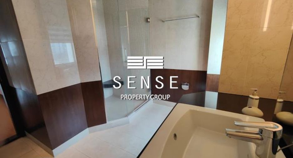 For rent 4 bedrooms condo in Pathum Wan, Bangkok