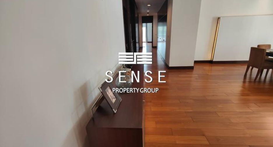 For rent 4 bedrooms condo in Pathum Wan, Bangkok
