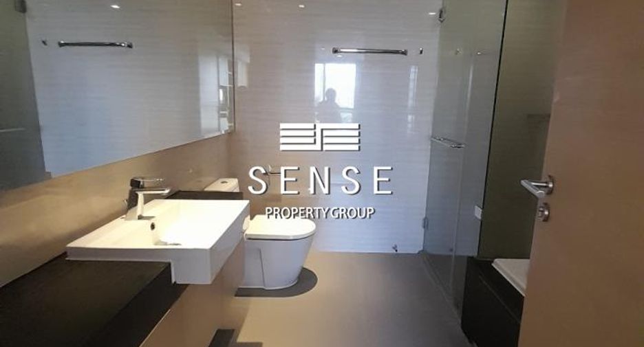 For rent 2 bedrooms condo in Khlong Toei, Bangkok