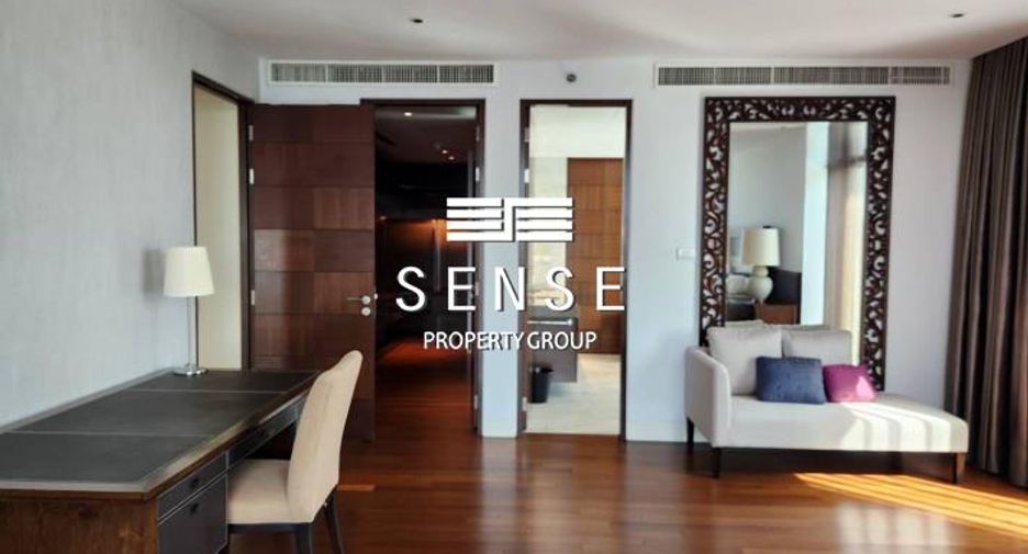 For rent 4 bedrooms condo in Pathum Wan, Bangkok