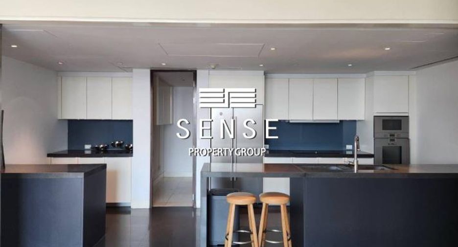 For rent 4 bedrooms condo in Pathum Wan, Bangkok