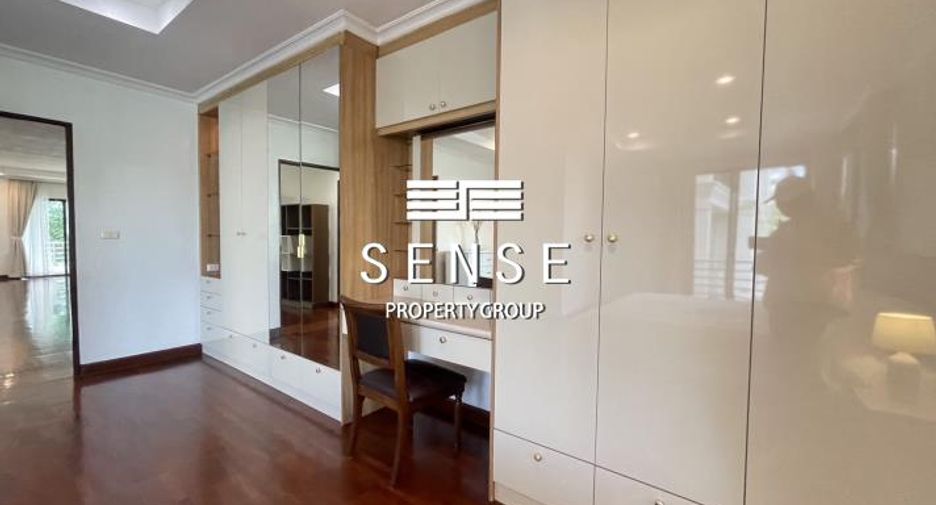 For rent 3 bedrooms condo in Watthana, Bangkok
