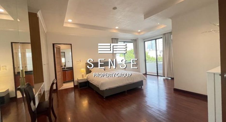 For rent 3 bedrooms condo in Watthana, Bangkok