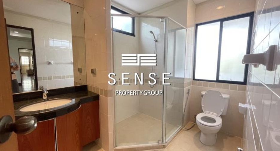 For rent 3 bedrooms condo in Watthana, Bangkok