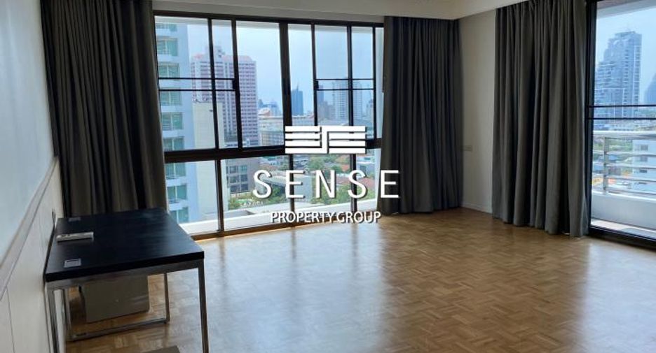 For rent 3 bedrooms condo in Watthana, Bangkok
