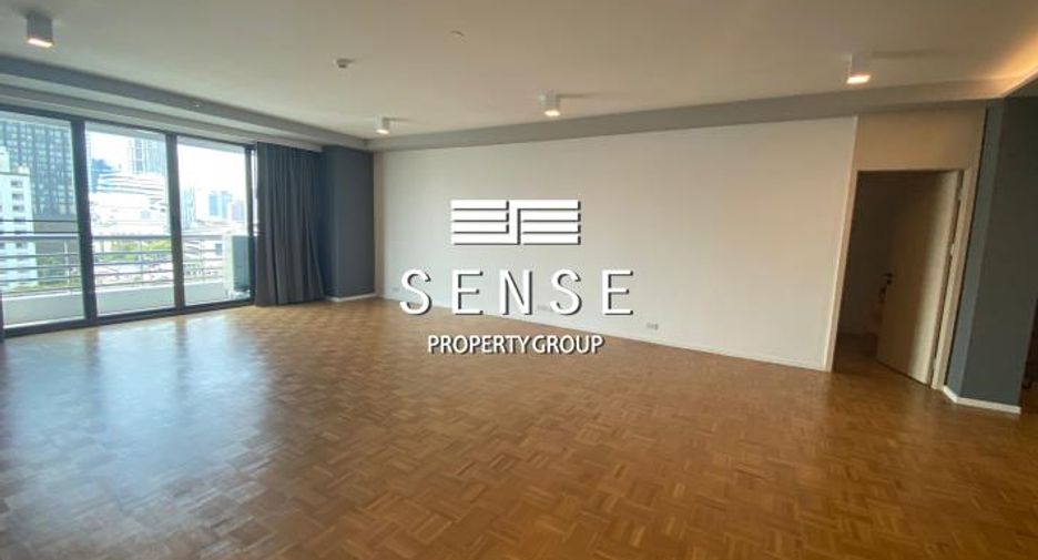 For rent 3 bedrooms condo in Watthana, Bangkok