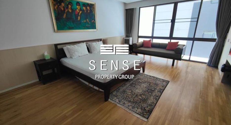 For rent 4 bedrooms condo in Watthana, Bangkok