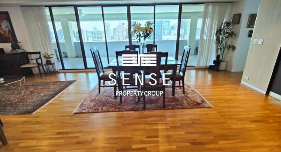 For rent 4 bedrooms condo in Watthana, Bangkok