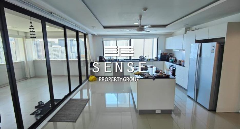 For rent 4 bedrooms condo in Watthana, Bangkok