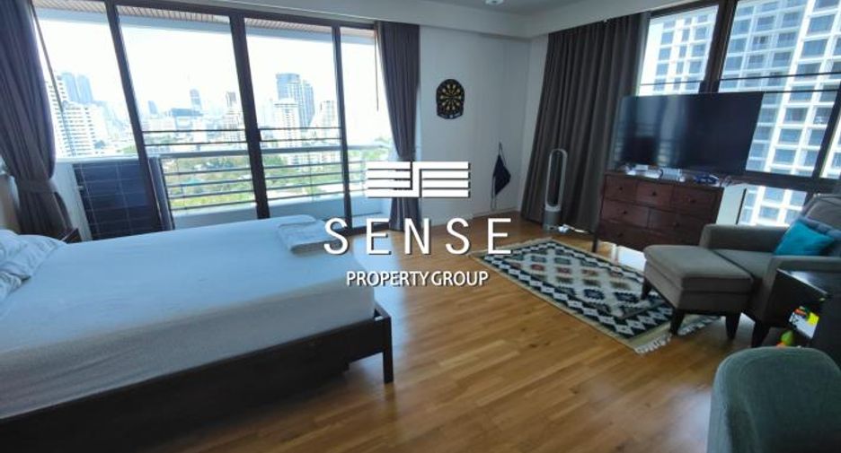 For rent 4 bedrooms condo in Watthana, Bangkok
