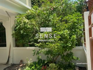 For rent 4 bedrooms townhouse in Khlong Toei, Bangkok