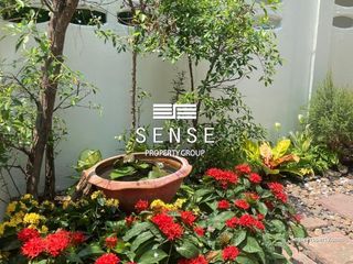 For rent 4 bedrooms townhouse in Khlong Toei, Bangkok