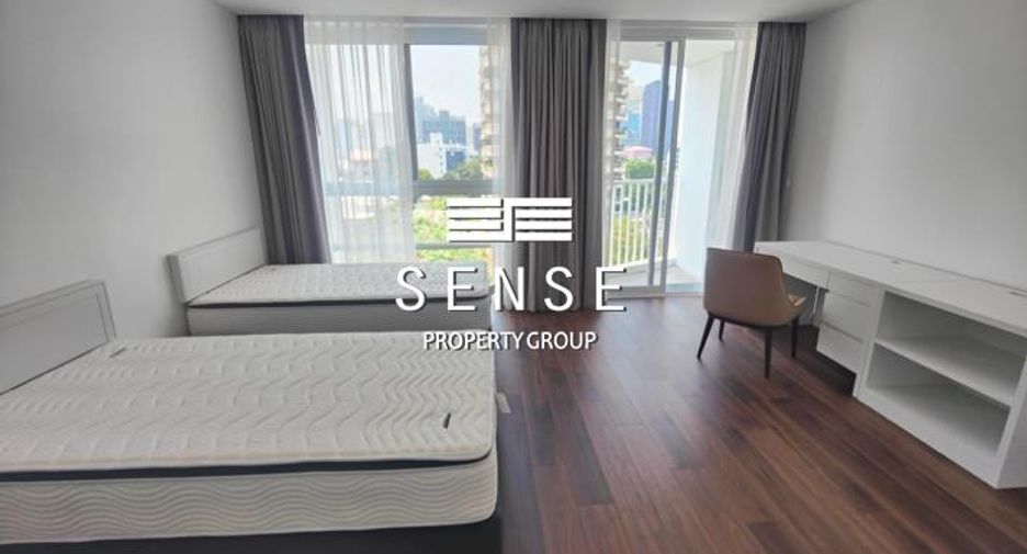 For rent 4 bedrooms condo in Watthana, Bangkok