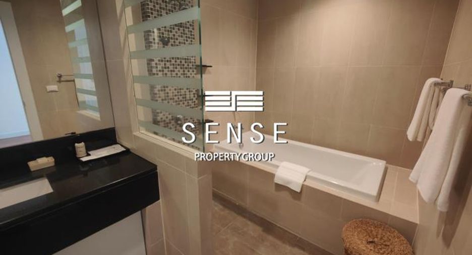 For rent 4 bedrooms condo in Watthana, Bangkok