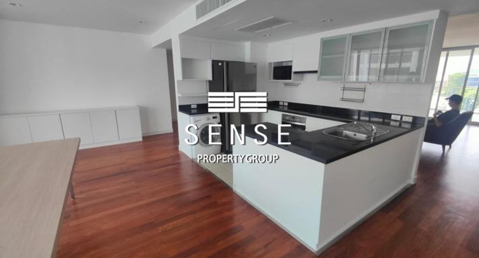 For rent 4 bedrooms condo in Watthana, Bangkok