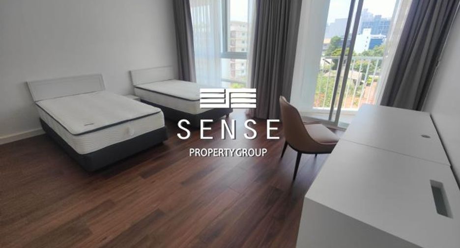 For rent 4 bedrooms condo in Watthana, Bangkok