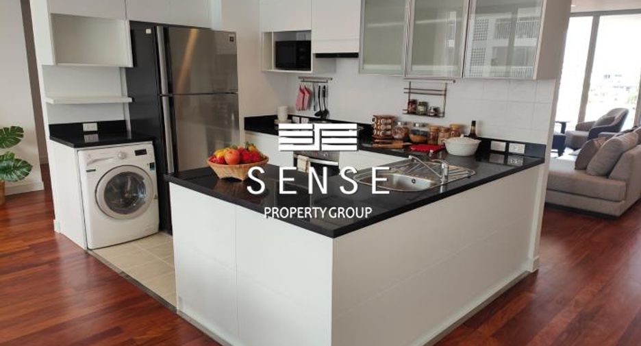 For rent 4 bedrooms condo in Watthana, Bangkok