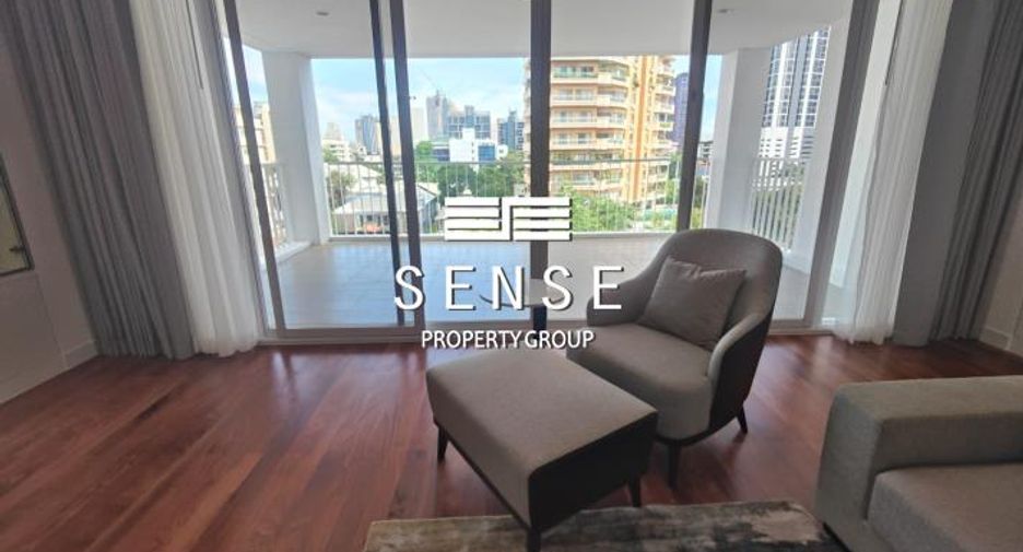 For rent 4 bedrooms condo in Watthana, Bangkok