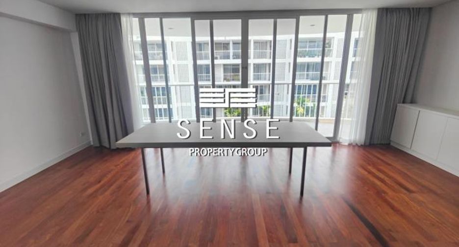 For rent 4 bedrooms condo in Watthana, Bangkok