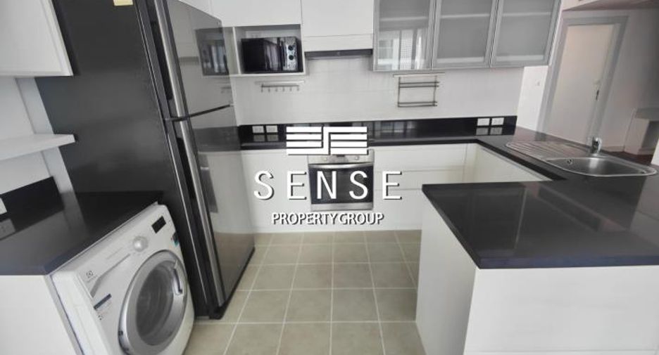 For rent 4 bedrooms condo in Watthana, Bangkok