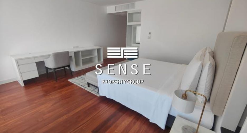 For rent 4 bedrooms condo in Watthana, Bangkok