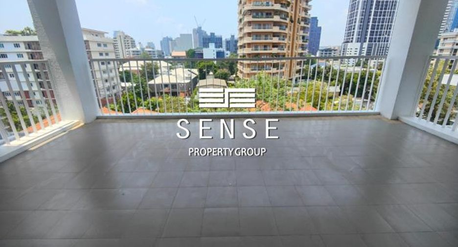 For rent 4 bedrooms condo in Watthana, Bangkok