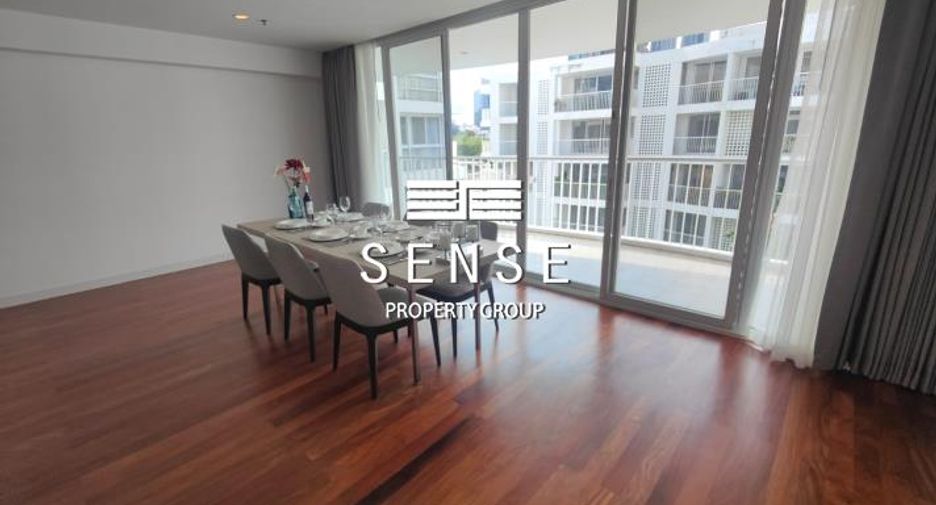 For rent 4 bedrooms condo in Watthana, Bangkok