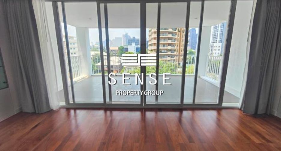 For rent 4 bedrooms condo in Watthana, Bangkok