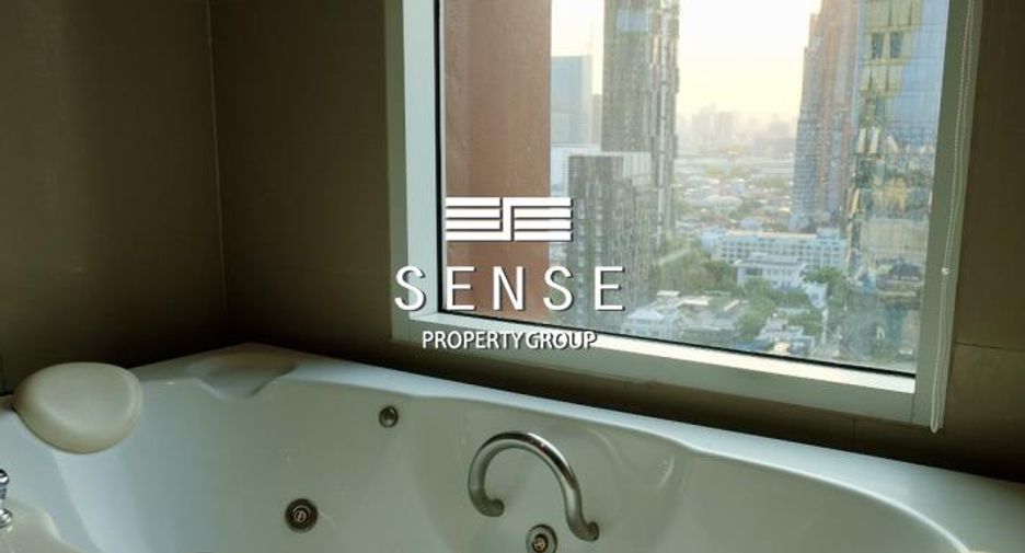 For rent 4 bedrooms condo in Khlong Toei, Bangkok