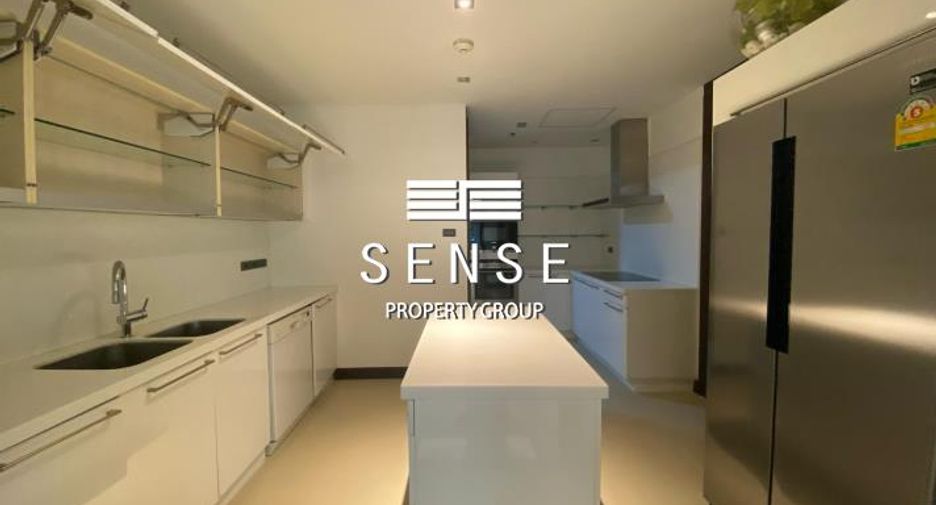 For rent 4 bedrooms condo in Khlong Toei, Bangkok