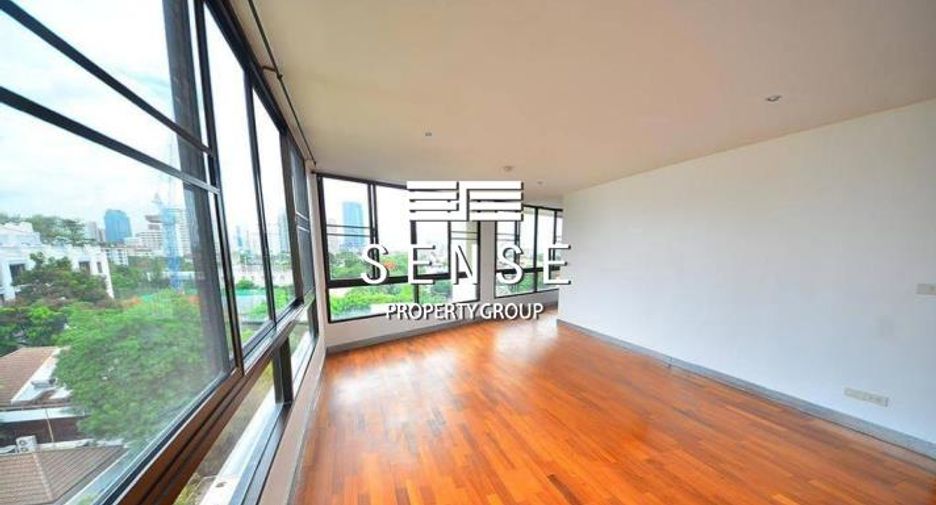 For rent 3 bedrooms condo in Watthana, Bangkok