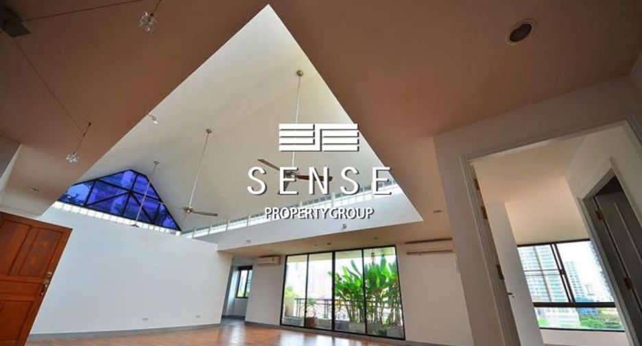 For rent 3 bedrooms condo in Watthana, Bangkok