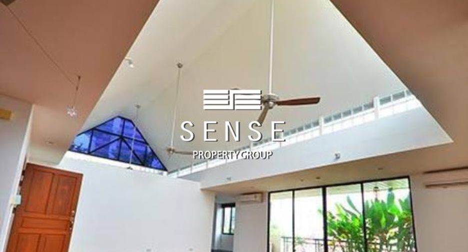 For rent 3 bedrooms condo in Watthana, Bangkok