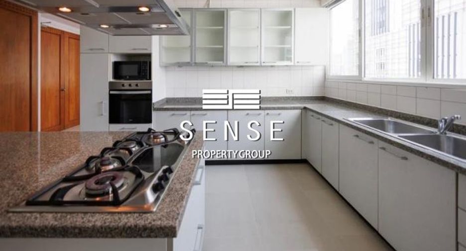 For rent 4 bedrooms condo in Khlong Toei, Bangkok