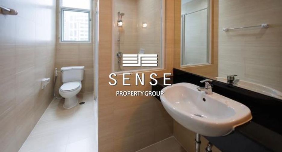 For rent 4 bedrooms condo in Khlong Toei, Bangkok